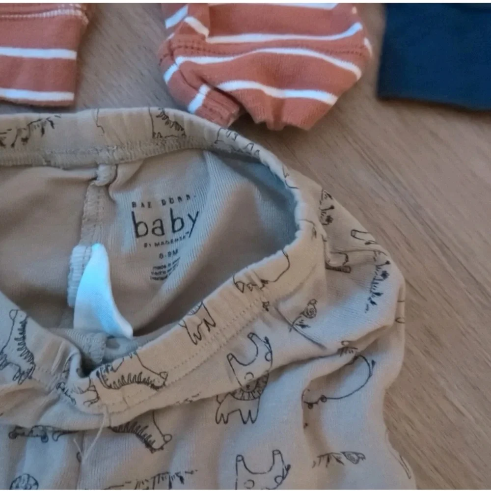 Carter's little boy pants 6 months,(3pk) plus bonus pair from magenta brand